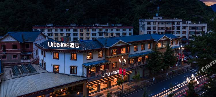 柏纳酒店(康定情歌广场店)图片