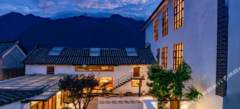 無云·设计师主题客栈(大理古城店)图片