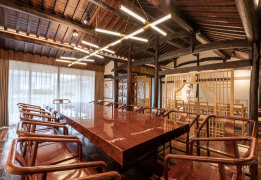 Lake Side Hotel Hotel Overview