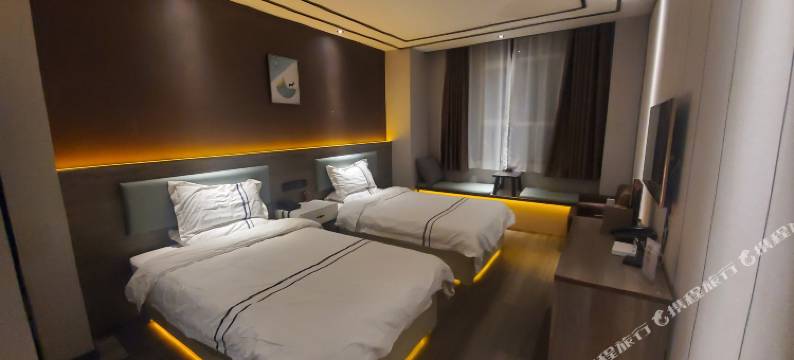 玛沁岭格尔大酒店图片