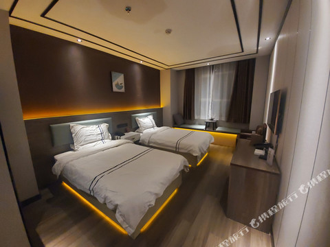 玛沁岭格尔大酒店