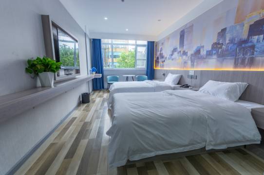 悦思特酒店(新县火车站店)