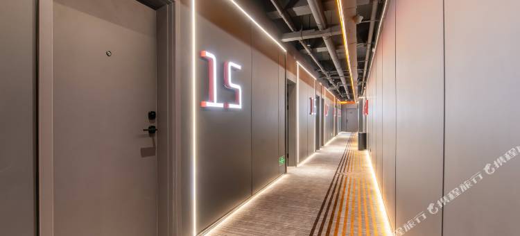 瑟文电竞酒店(焦作摩登街高铁站店)图片