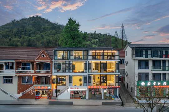 简蓝·Luxury山景亲子度假民宿(云上草原滑雪场店)图片