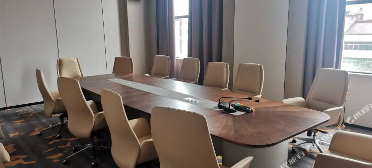 轻BOX电竞酒店(长沙县永旺梦乐城店)图片