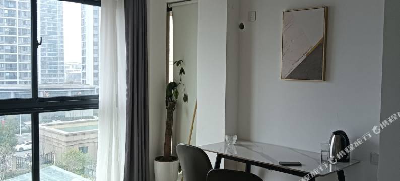 杭州莱舍公寓(浦沿地铁站店)图片