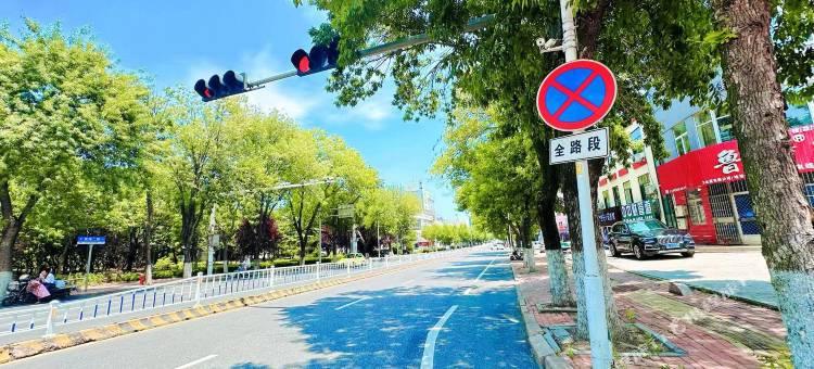拾光小筑宾馆(日照火车站店)图片