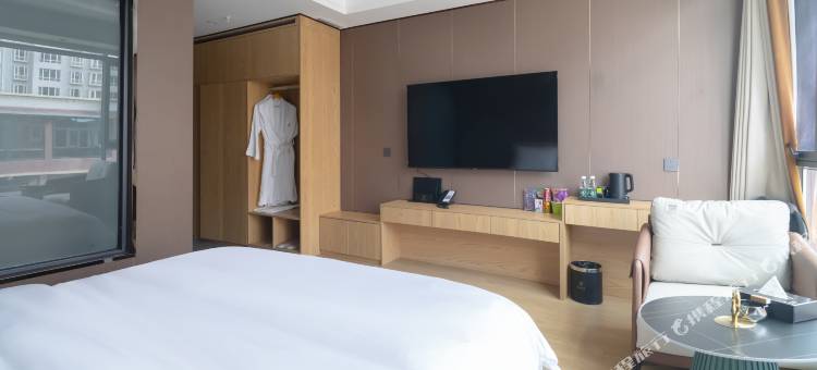 丁青康家大院酒店图片