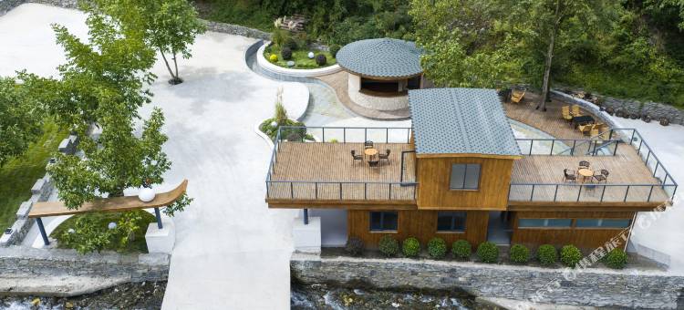 森林里·Villa隐宿(胆扎木沟红山风景区店)图片