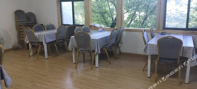 关山草原桦溪宿上树屋民宿图片