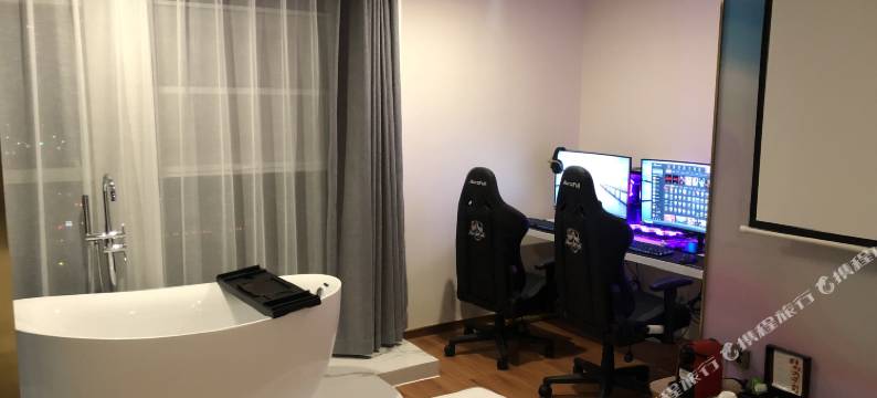 一溪幻月酒店(成都高新金融城地铁站店)图片