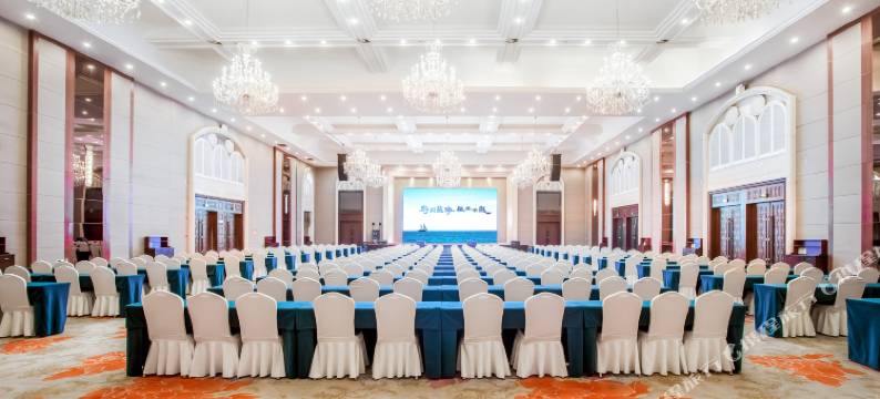 蓝海钧华大饭店(滨州白鹭湖湿地公园店)图片