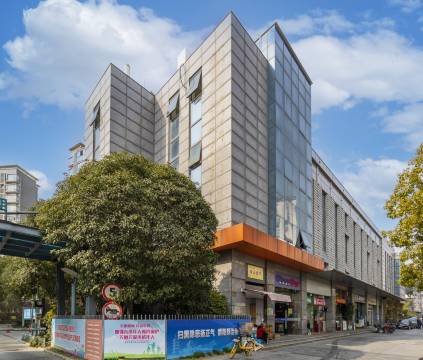 惟凯电竞民宿(丰庄地铁站店)