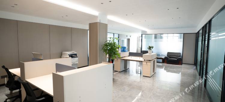 钦州悦华·江语湖酒店(白石湖公园吾悦广场店)图片