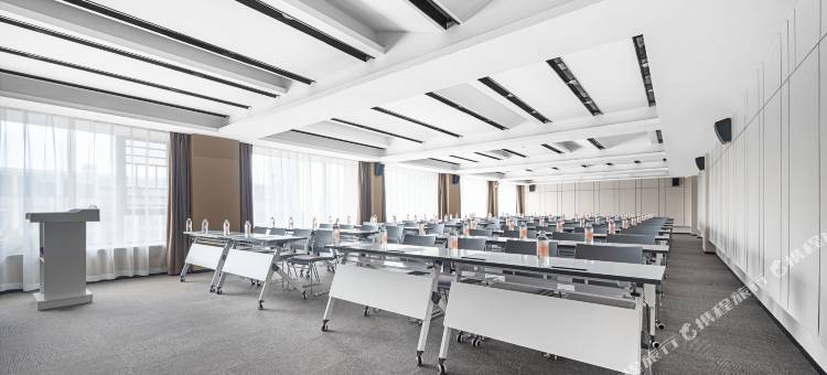 长沙滨江金融中心亚朵酒店图片