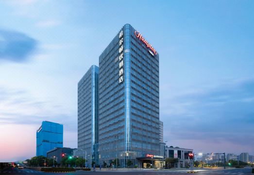无锡东站希尔顿欢朋酒店外景图