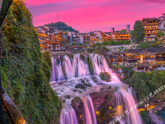 十二城核心景区|一眼望尽夜景江景|观景美宿(芙蓉镇大瀑布店)