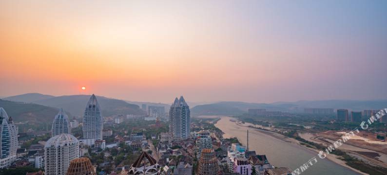 悦元橙江景酒店(西双版纳景洪告庄西双景星光夜市店)图片