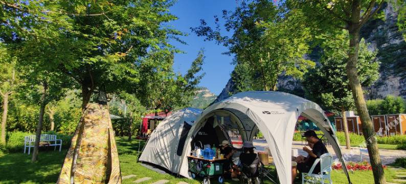 十渡彩虹花园露营基地图片