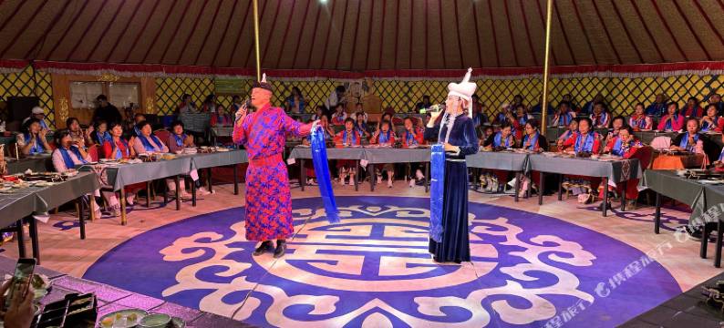 辉腾锡勒马术演艺小镇图片