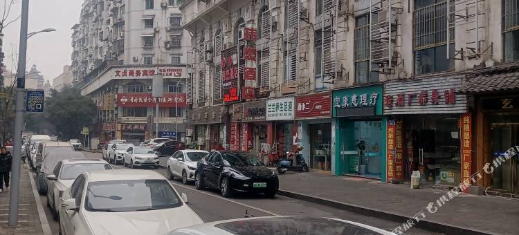 重庆玮杰酒店(科园四路歇台子地铁站店)图片