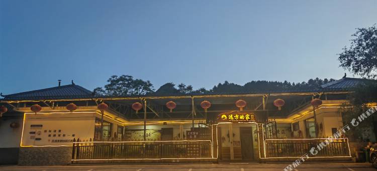 麦积山石窟远方的家图片