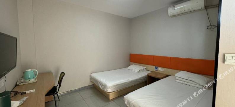 优丁轻居酒店(济南泉城广场店)图片