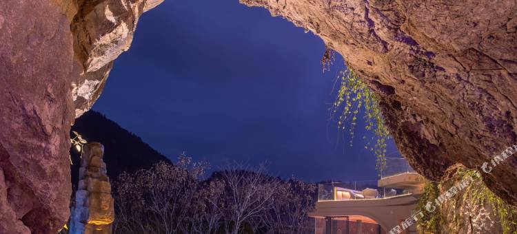 张家界栖石里洞穴民宿(张家界国家森林公园标志门店)图片