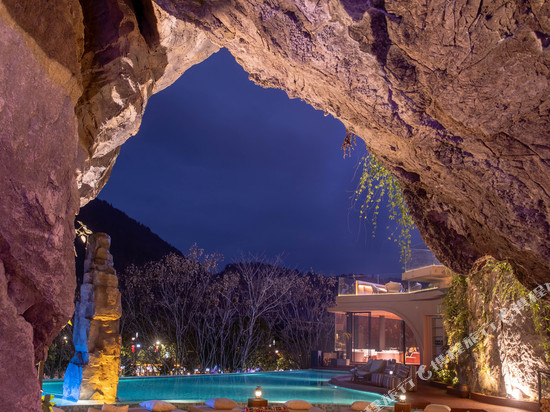 张家界栖石里洞穴民宿(张家界国家森林公园标志门店)