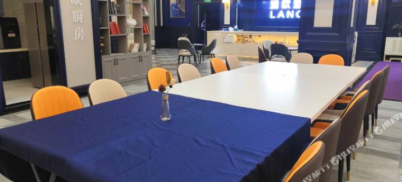 澜欧酒店(成都郫都区工业学院店)图片