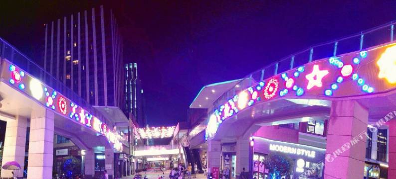 彤彤主题酒店(蚌埠万达B座店)图片