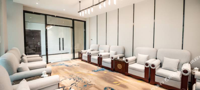 泰安丽景广场酒店(泰山景区天外村店)图片