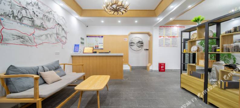 张家界悦云居客栈(武陵源标志门东门店)图片