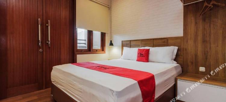宾塔罗商务区红多兹Plus酒店(RedDoorz Plus @ CBD Bintaro)图片