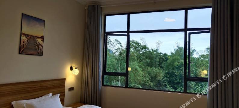 阳朔江边民宿(漓江店)图片