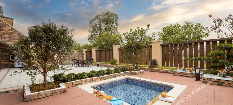 英德趣墅心花小镇烟雨江南温泉度假村图片