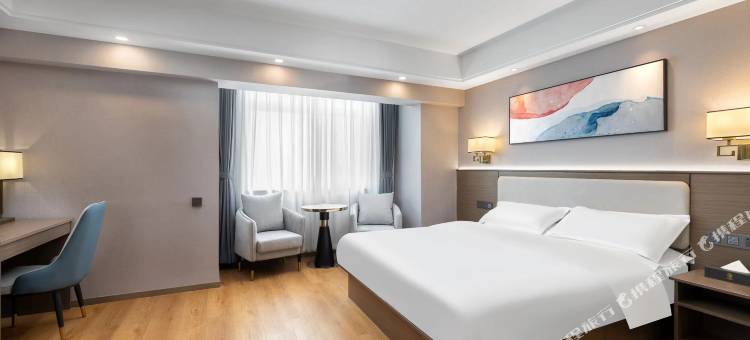 轻住酒店(济钢体育馆鲍山地铁站店)图片