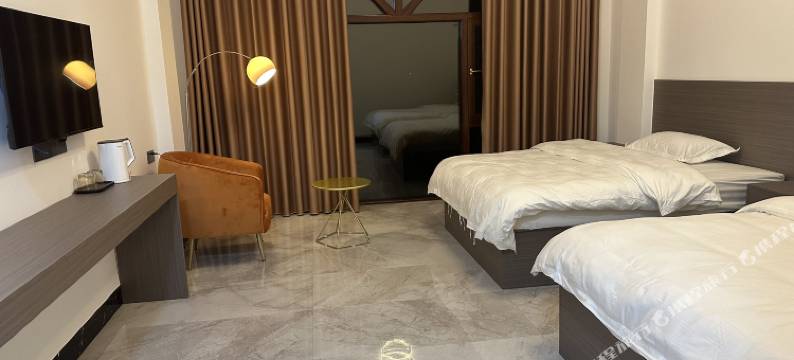 万尾金滩浪花朵朵民宿图片