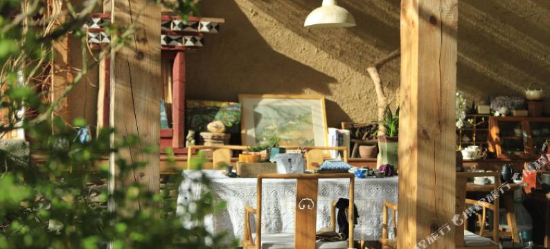 丹巴风在甲居静宿书房图片