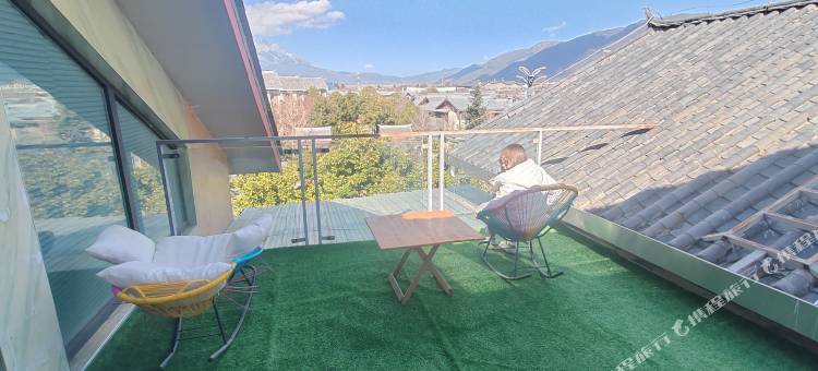 栖研•凨凪凮夙雪山观景美宿图片