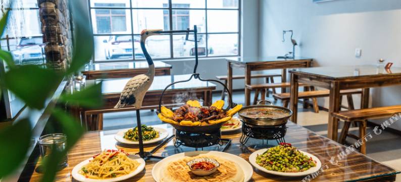 天堂寨甜艳小筑图片