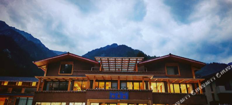 九寨沟帕贵仓民宿(偌日朗瀑布店)图片