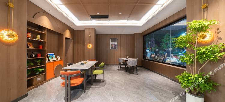 逸海假日酒店(汕头文光塔东山生活广场店)图片