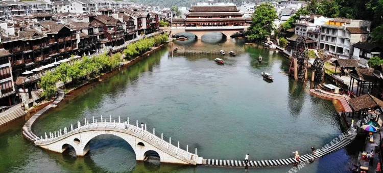 水韵雅居江景民宿(凤凰古城景区沱江店)图片