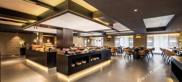 云上丽呈酒店(贵阳花溪区政府明珠大道地铁站店)图片