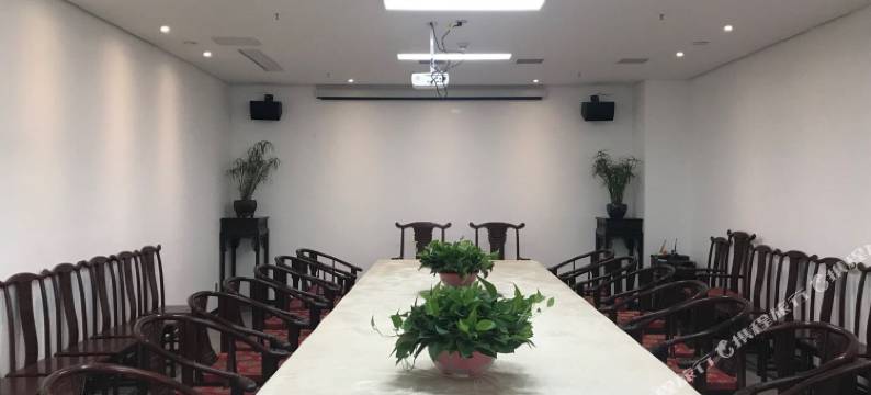 米兰商务酒店(郑州惠济万达店)图片