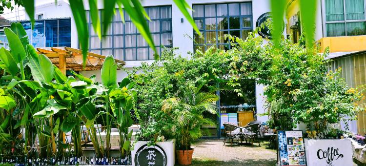 深圳茶花精品民宿(较场尾大鹏所城店)图片