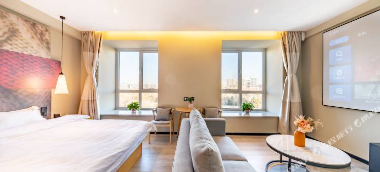 睿柏·云酒店(晋中万达广场店)图片