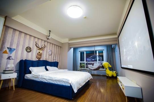 秦皇岛亚丁影院主题公寓