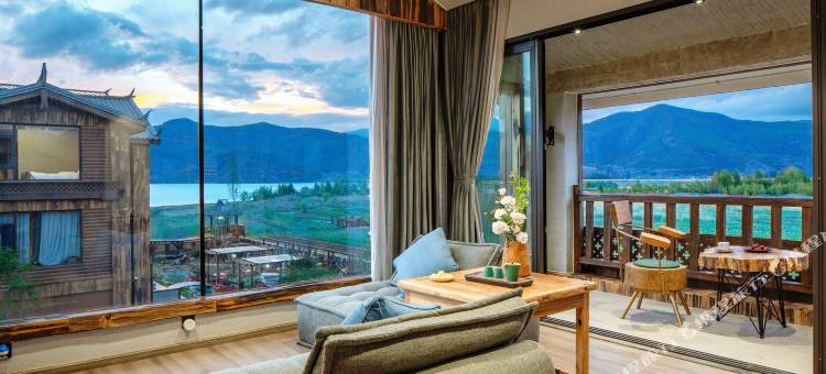 糊涂窝湖景度假酒店(泸沽湖亲爱的客栈)图片